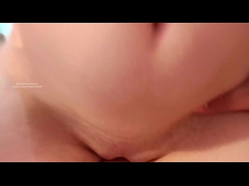 ❤️ Nukuin siskoni huoneessa ja niin heräsin siihen ❤ Seksivideo at us ❤