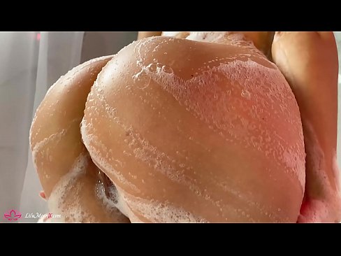 ❤️ Brunette masturboi pillua vibraattorilla intensiiviseen orgasmiin suihkussa ❤ Seksivideo at us ❤