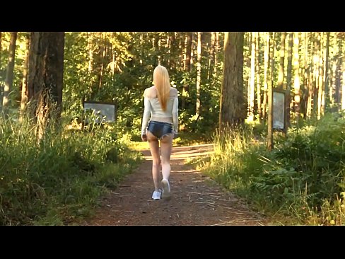❤️ Kaunis nainen liikkuu hitaasti, ei alaston video ❤ Seksivideo at us ❤